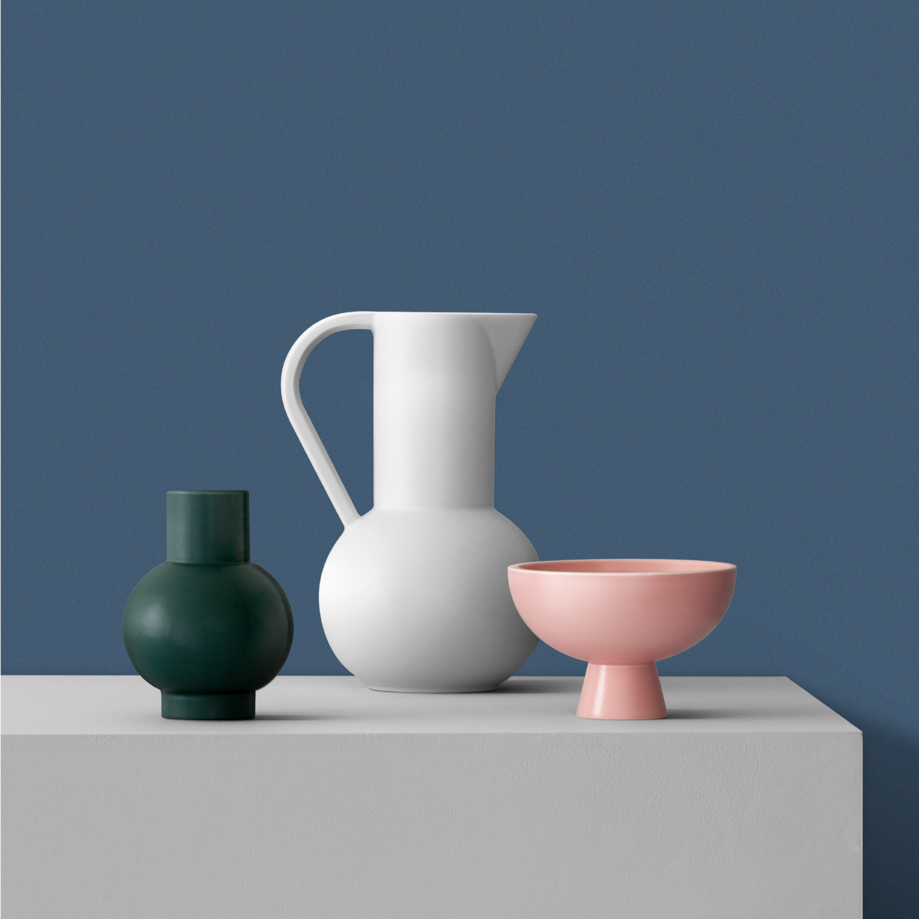 Green Decorative Form Vase - Image 3